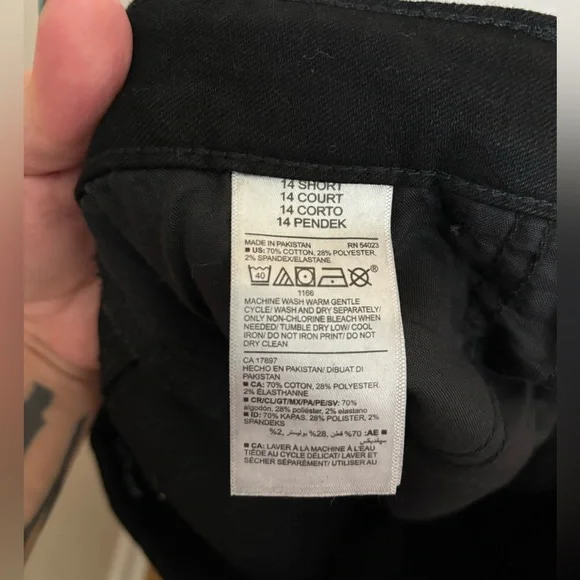 Old Navy Pop Icon Skinny Mid Rise Jeans - Black / Ripped details - 14 Short - Picture 6 of 6